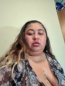 curvy diva  online show from February 11, 12:06 pm