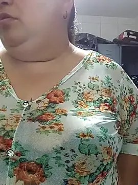 curvy diva  online show from December 21, 10:30 am