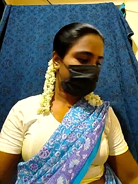 mini-queen online show from November 18, 4:52 pm