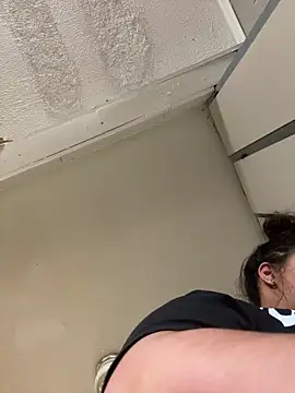 StylishEchium online show from February 13, 7:15 pm