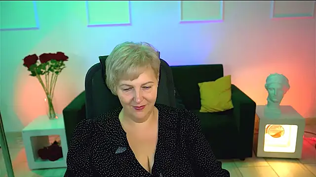 MaryMogan online show from October 16, 4:59 am