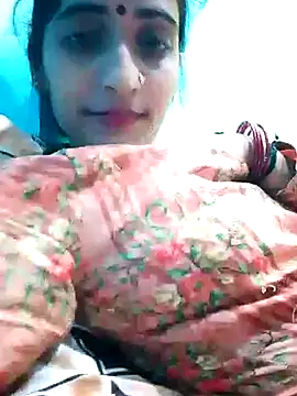 Snapshot of Pahadi_couple chatting on October 6, 4:34 pm Pahadi couple online show from October 6, 4:34 pm