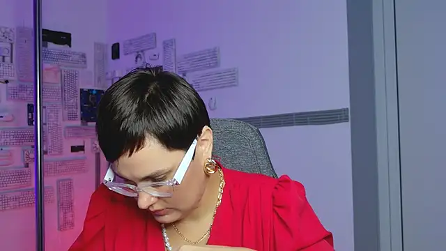 LauraDavidsons online show from September 14, 9:51 am