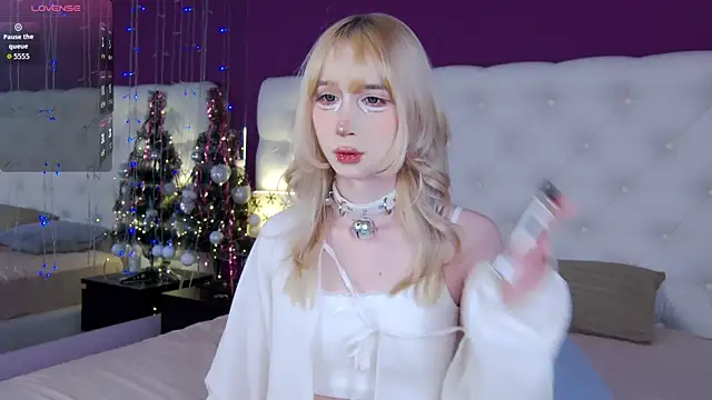 cutetomie online show from January 8, 9:30 pm