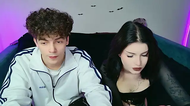 Alice18James online show from November 4, 9:36 am