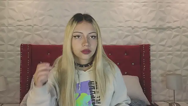 Lucy n pink online show from October 16, 4:20 pm