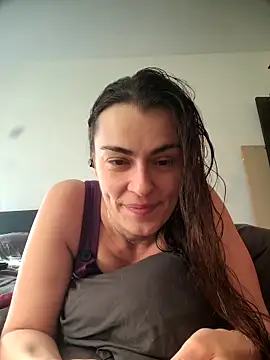 Carolinemiam online show from March 4, 9:16 am