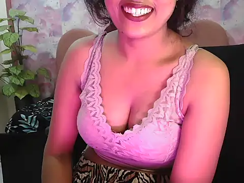 Snapshot of shaalu_sharma chatting on September 26, 10:46 am shaalu sharma online show from September 26, 10:46 am