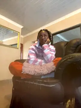 caramelpound online show from November 16, 2:50 pm