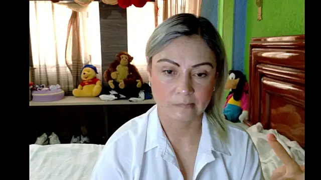  Charlize theron  online show from March 14, 9:38 pm