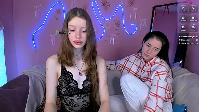 khloebeauty online show from April 15, 7:25 pm