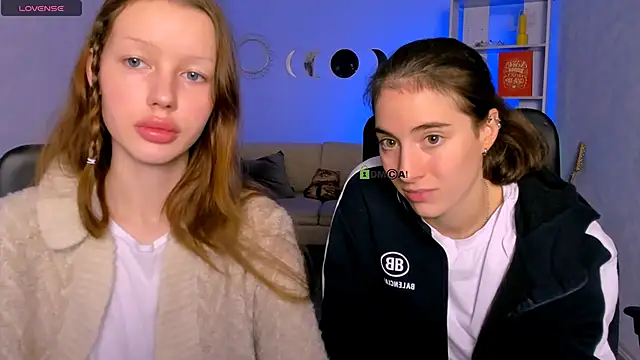 khloebeauty online show from November 17, 8:53 pm