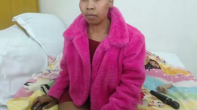 Bella 2025 online show from November 28, 9:07 pm