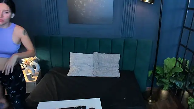 Snapshot of aliceandsia chatting on September 10, 3:39 am aliceandsia online show from September 10, 3:39 am