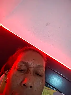 Naomi-Mature online show from December 17, 9:35 am