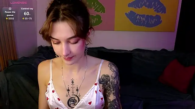 Snapshot of __grace__ chatting on October 8, 3:16 pm grace online show from October 8, 3:16 pm