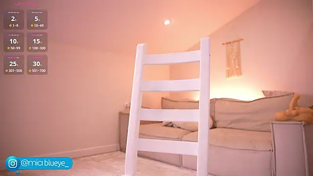 Miablueye online show from October 19, 10:23 pm