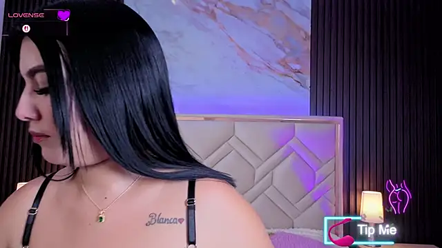 MiaaFarrel online show from March 10, 9:41 pm