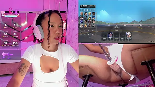 NovaLyn online show from December 1, 8:55 pm