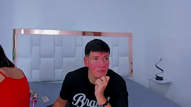 ZoeandEthan online show from September 30, 6:57 pm