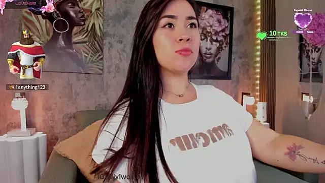 sarawolff online show from February 7, 3:32 am