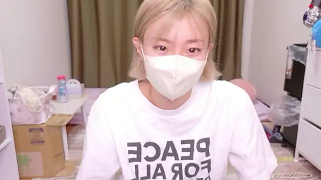 Nana  ch online show from May 9, 4:42 pm