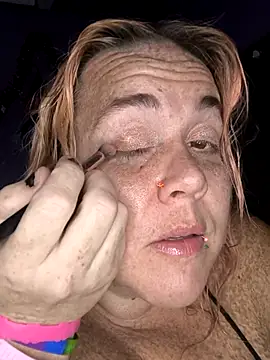 Courdles online show from November 12, 5:49 am