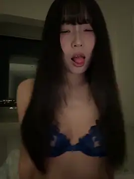 77momomo online show from May 24, 4:17 pm