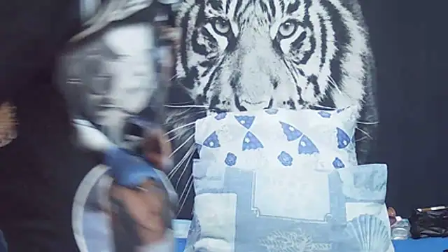 SweetPortableAmber online show from April 11, 10:52 am