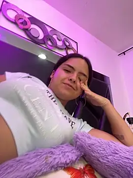 EmilyHarperr online show from October 6, 11:38 am