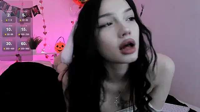 AkiraAsai online show from October 19, 8:55 pm