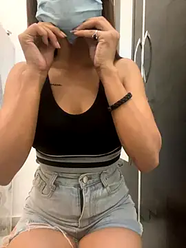 layra 9900 online show from October 9, 7:40 pm