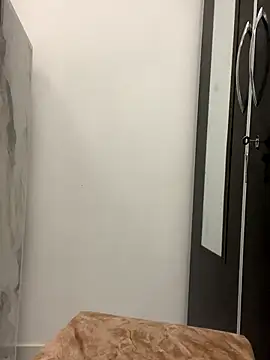 layra 9900 online show from October 3, 8:03 pm