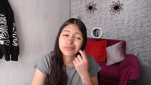 Evagirl69 online show from December 19, 12:30 pm