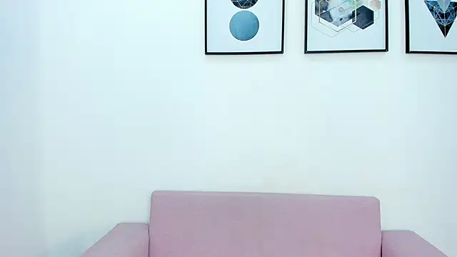 scarletross  online show from November 11, 1:30 pm