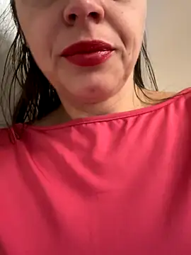 Snapshot of ladywithbigass chatting on October 13, 4:59 am ladywithbigass online show from October 13, 4:59 am
