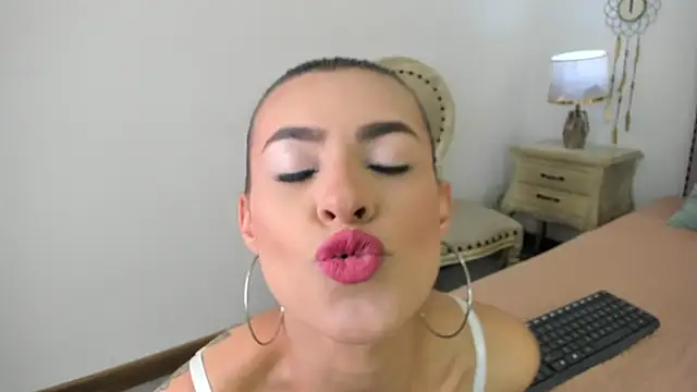 LanaFerrer online show from October 28, 7:52 pm