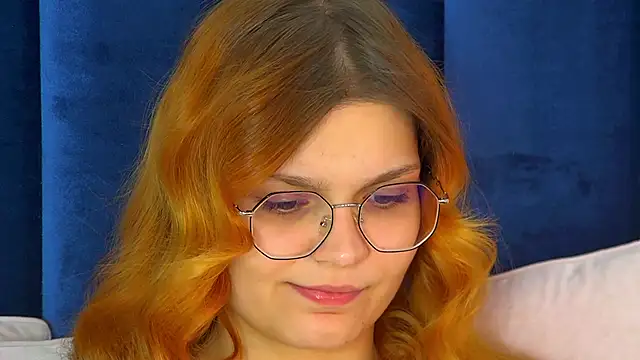 Snapshot of BellaMarebelle chatting on September 29, 6:29 am BellaMarebelle online show from September 29, 6:29 am