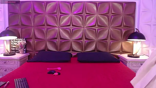 MeganLarsson online show from November 21, 12:07 pm