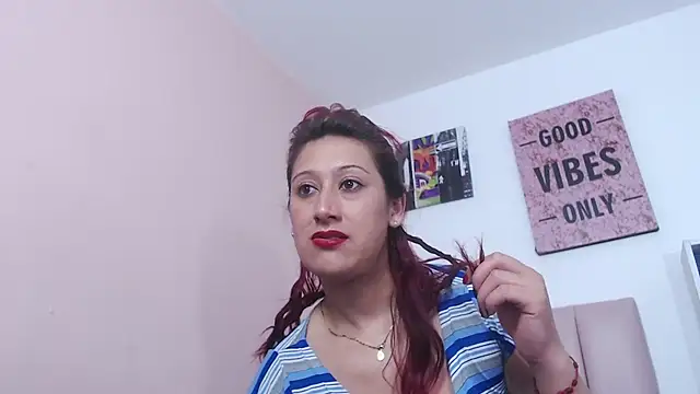 Snapshot of Chloe_Wiild chatting on October 21, 4:16 am Chloe Wiild online show from October 21, 4:16 am
