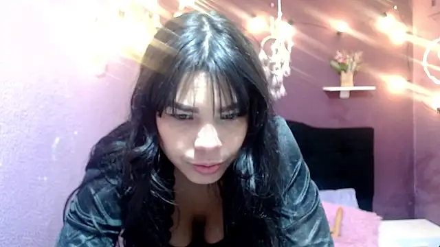 Snapshot of brenda_smile33 chatting on September 16, 1:52 pm brenda smile33 online show from September 16, 1:52 pm