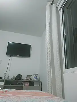 mia mancinii online show from December 2, 12:12 am