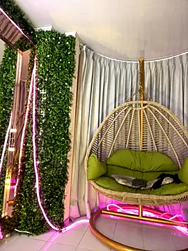 Kiara Zahiri   online show from September 15, 10:56 am