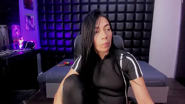 ashlyy sweet  online show from April 11, 4:10 pm