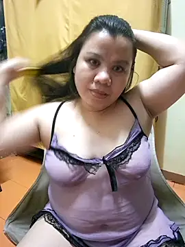 Snapshot of hotlyn45 chatting on September 29, 1:05 pm hotlyn45 online show from September 29, 1:05 pm