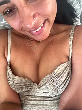 Snapshot of Katianesantos chatting on September 9, 9:42 am Katianesantos online show from September 9, 9:42 am