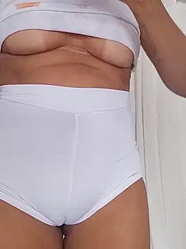 Snapshot of Katianesantos chatting on September 16, 5:32 pm Katianesantos online show from September 16, 5:32 pm