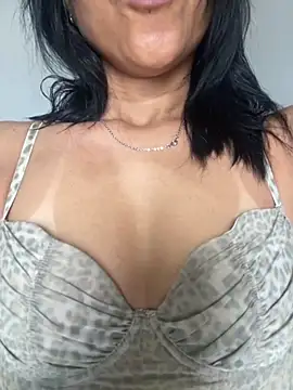 Snapshot of Katianesantos chatting on October 28, 1:17 pm Katianesantos online show from October 28, 1:17 pm