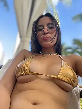 Juanita-Diaz online show from December 13, 8:37 pm