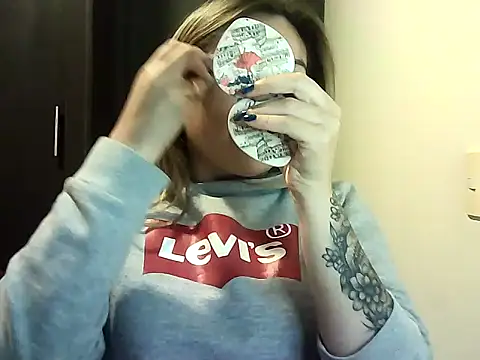 Valery  Rouse  online show from February 14, 2:46 am